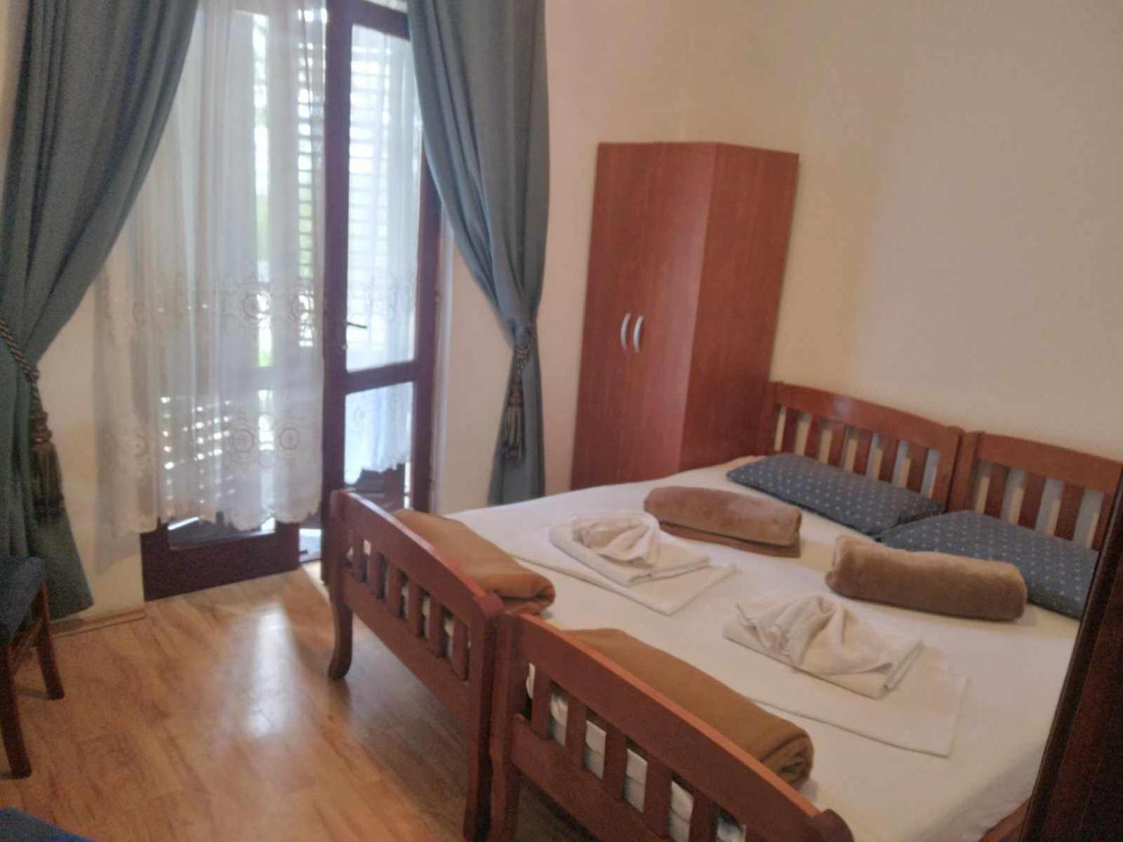 Pansion Mimoza Bed & Breakfast Herceg Novi Eksteriør bilde